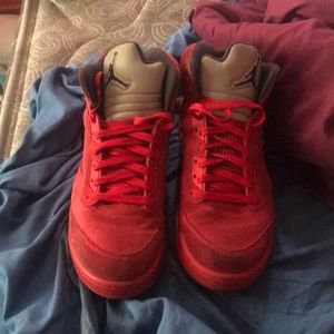 I’m selling my toro retro 5s